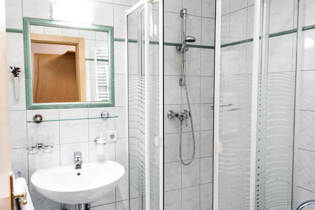 Weinberghof Ilkerl-Luf Bed & Breakfast Krems an der Donau Room photo